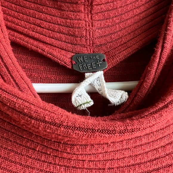 Free People love split back ribbed long sleeve pullover medium - Picture 9 of 9